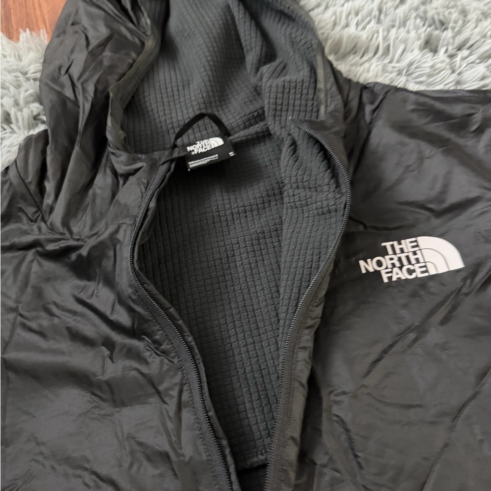 The North Face Men's Charcoal Windbreaker - Picture 2 of 5
